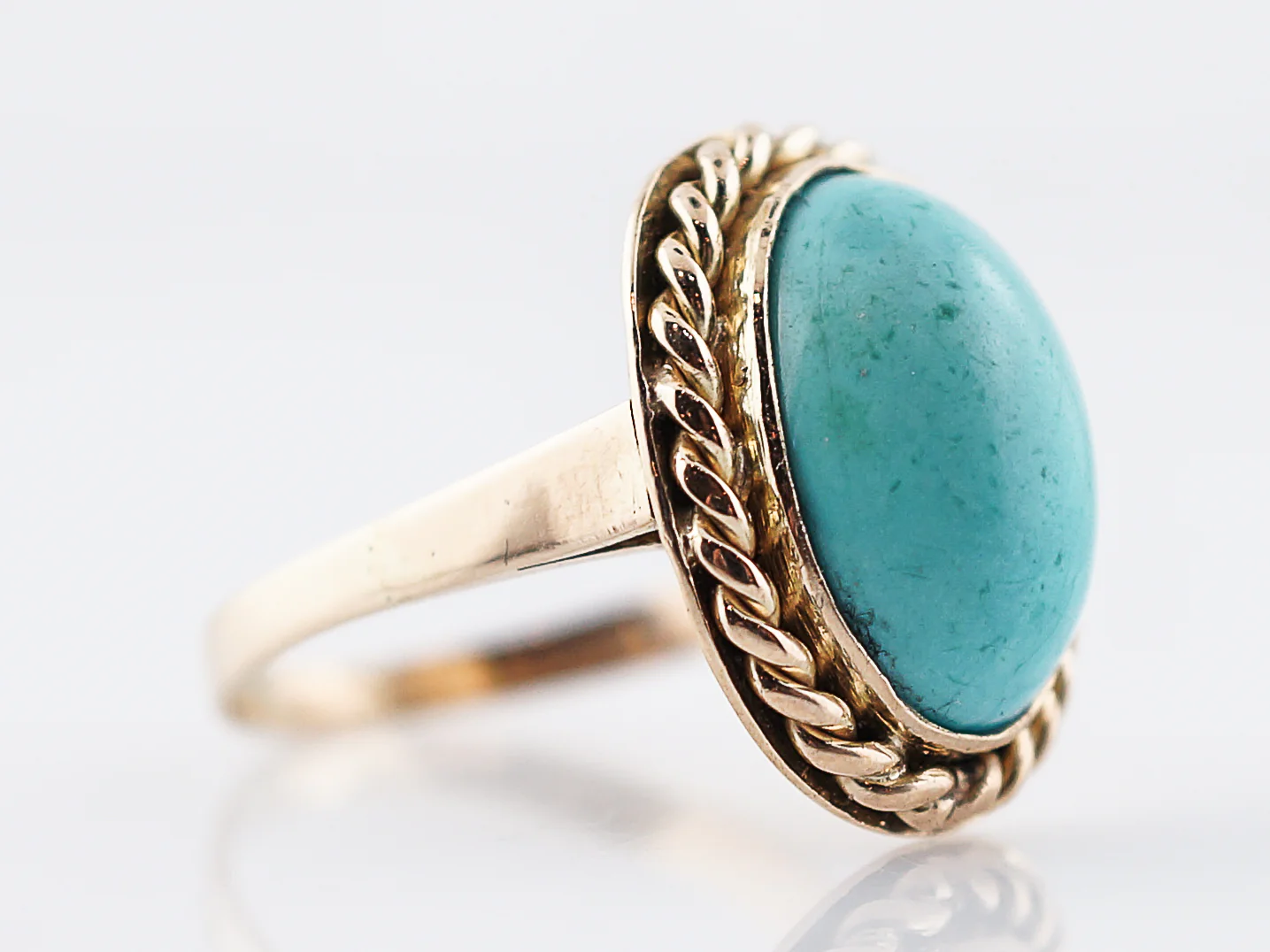 Vintage Right Hand Ring Retro 6.00 Cabochon Oval Cut Turquoise in 14K Yellow Gold - Image 3