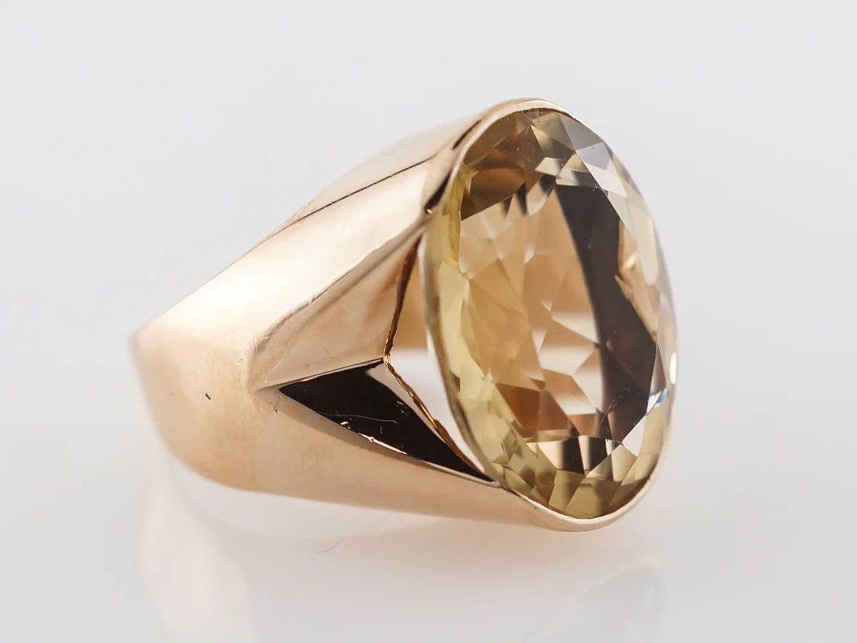 Vintage Solitaire Citrine Cocktail Ring in Yellow Gold - Image 3