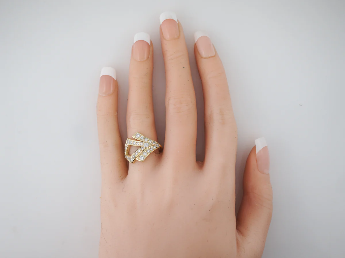 Vintage Style Art Deco Diamond Right Hand Ring in Yellow Gold - Image 5