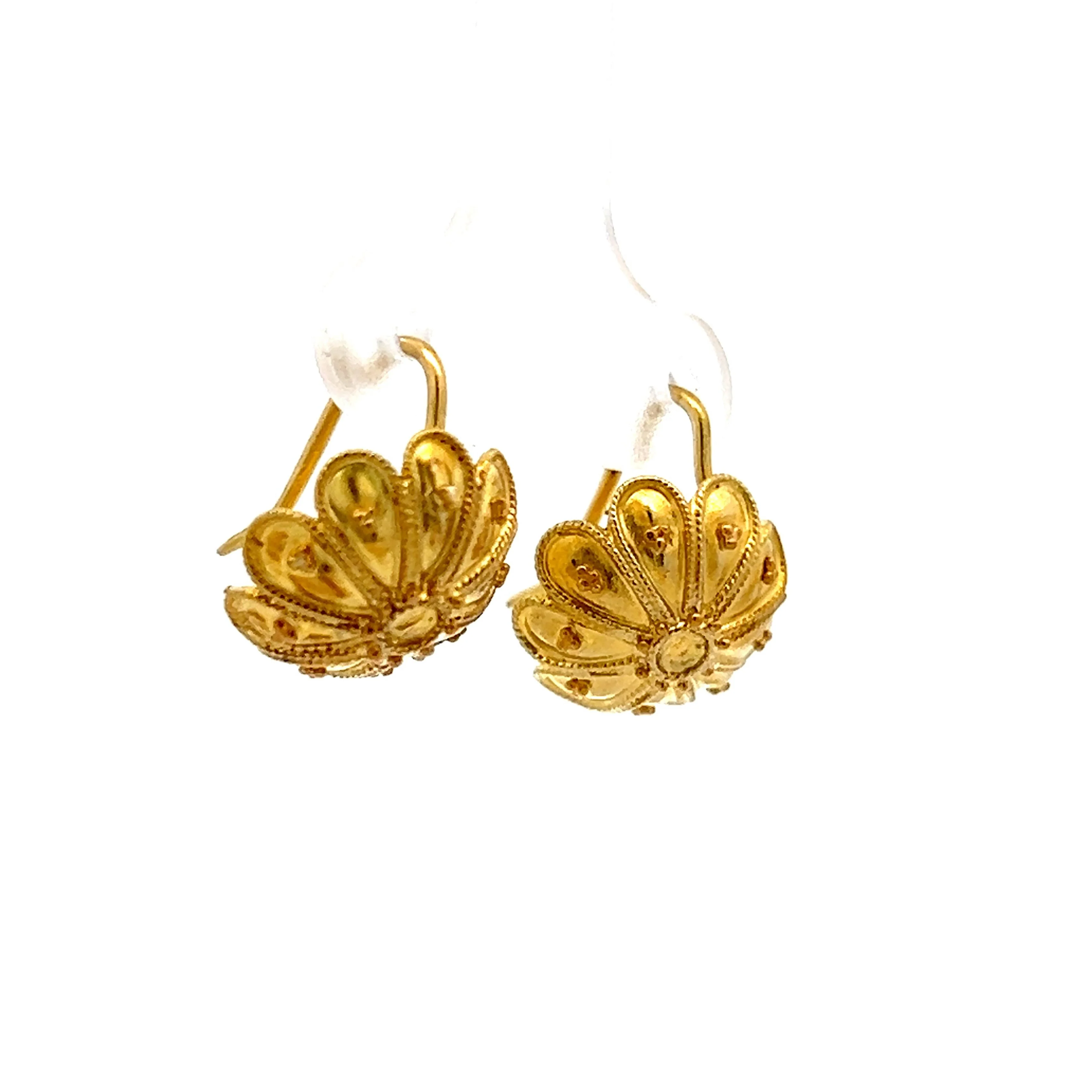 Vintage Victorian Floral Dome Earrings in 14k - Image 3