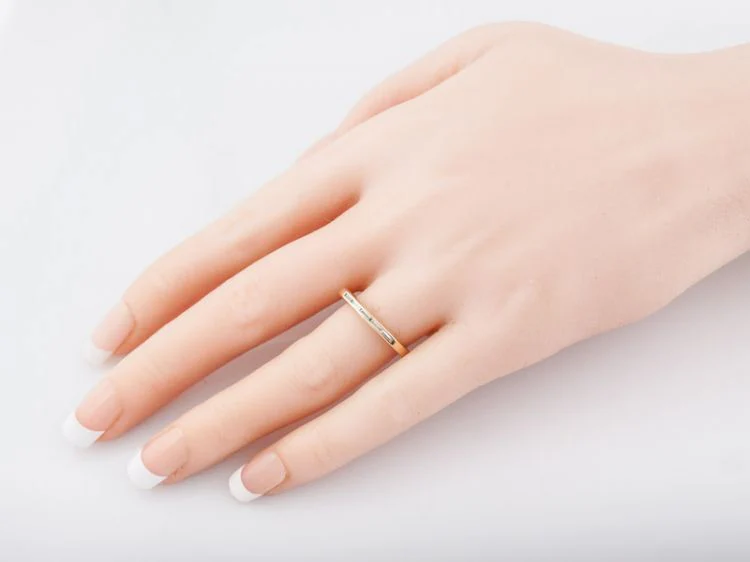 Vintage Wedding Band Mid-Century .25 Baguette Cut Diamonds in 14k Yellow Gold - Image 7