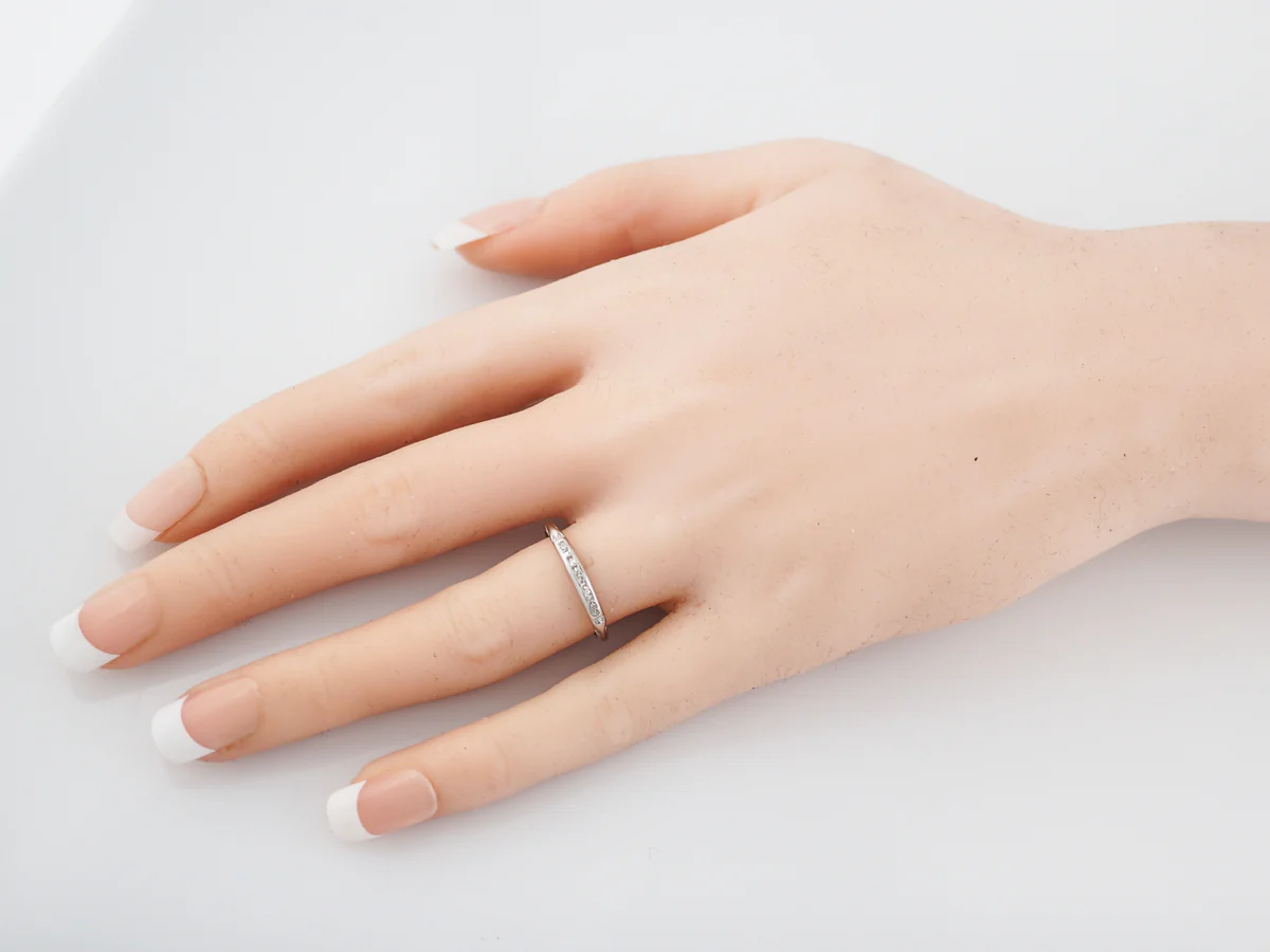 Vintage Wedding Band Mid-Century .09 Single Cut Diamonds in Platinum - Image 8
