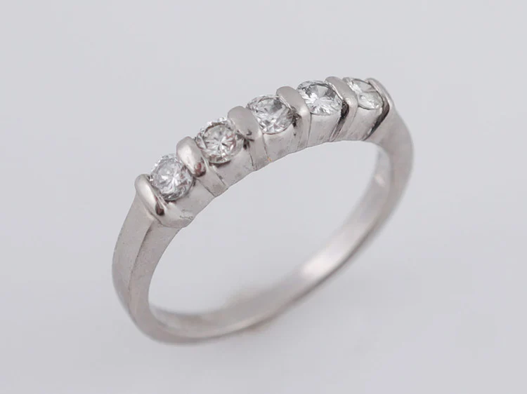 Wedding Band Modern .30ct Round Brilliant Diamonds in Platinum - Image 4