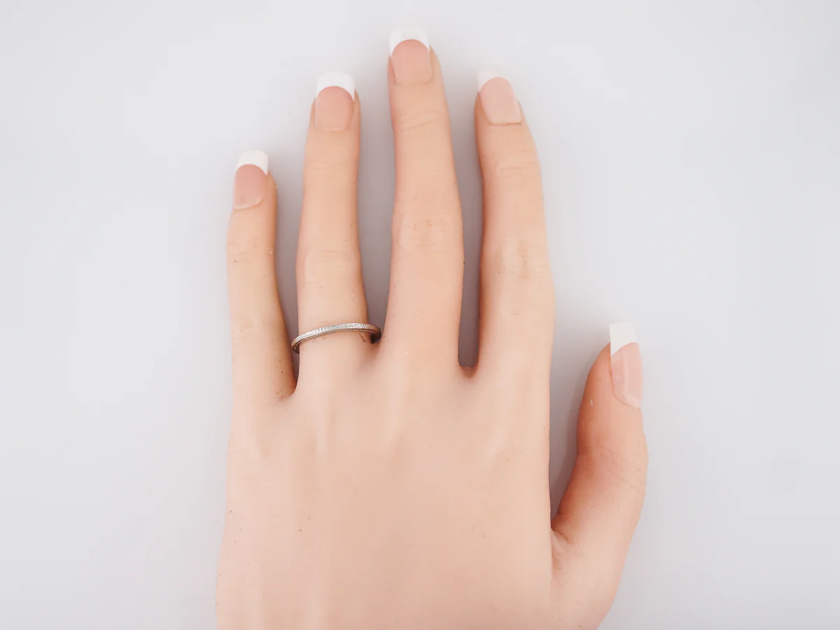 Wedding Band Modern Chevron Engraved in Platinum - Image 4