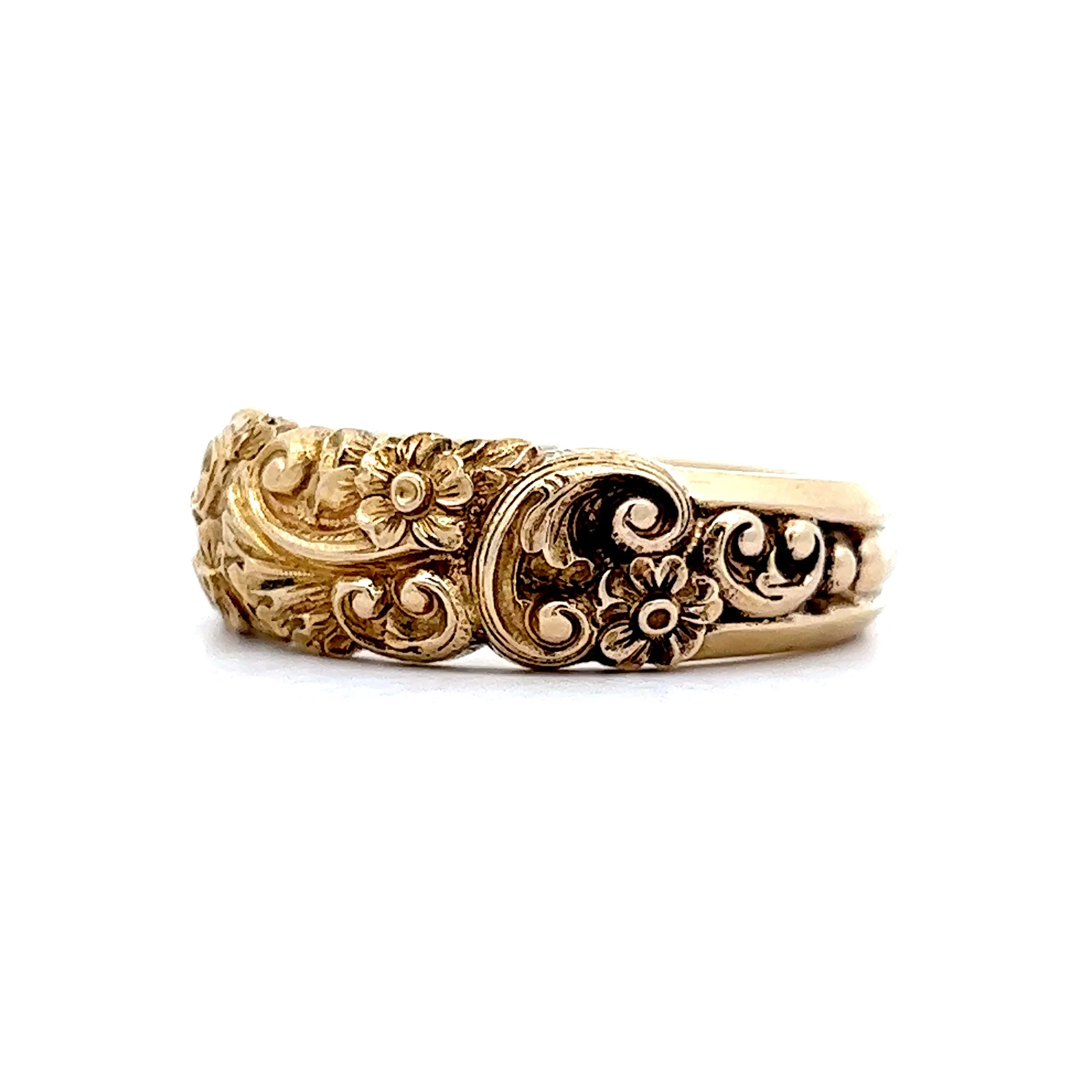 Vintage Art Nouveau Engraved Ring in 14k Yellow Gold - Image 2
